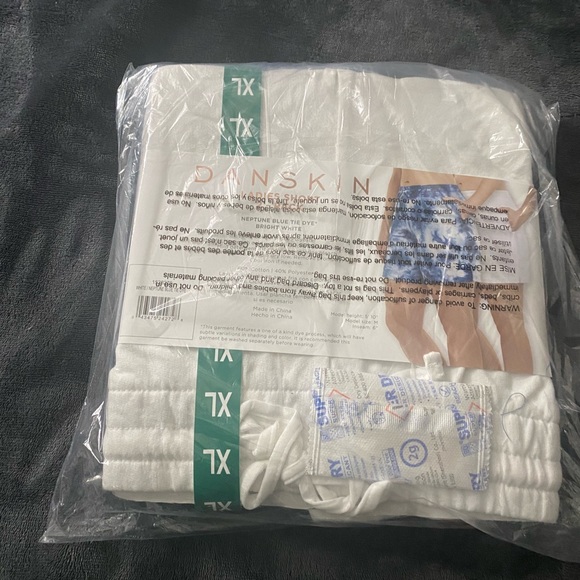 Womens 2 pack soft shorts NWT - Picture 6 of 6